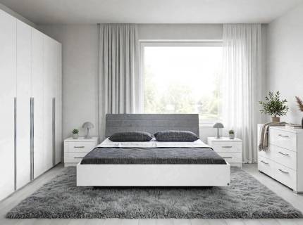 Set dormitor HALLE + QUADRA + TIRA Cadru pat (180x200cm), dulap cu 5 usi cu balamale TIRA 300x222x60cm, comoda TIRA 110x81x42cm si set 2 noptiere QUADRA alb alpin/ alb lucios - material textil gri